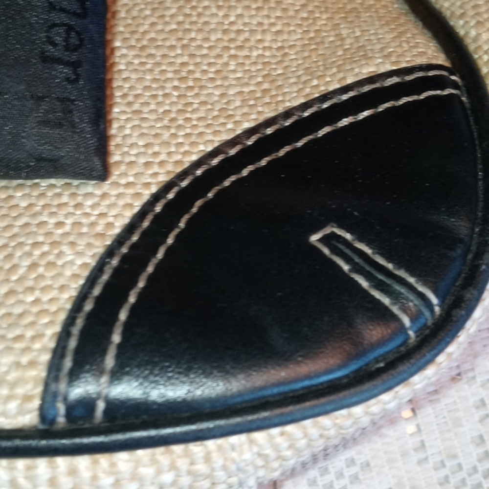 Etinenne Aigner - High End Purse - Picture 8 of 16